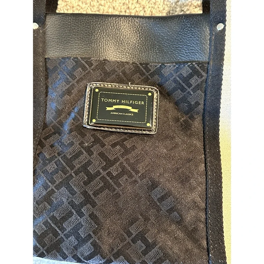 Tommy Hilfiger Women's Handbag‎ Faux Leather Purse Medium Black